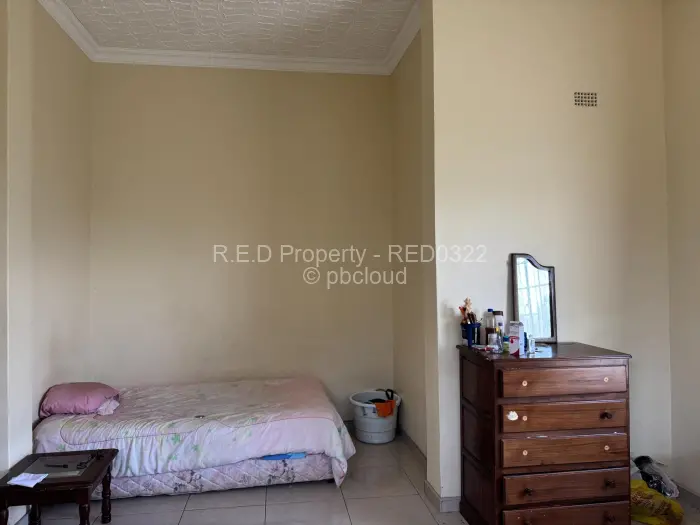 5 Bedroom House for Sale in Lochview, Bulawayo