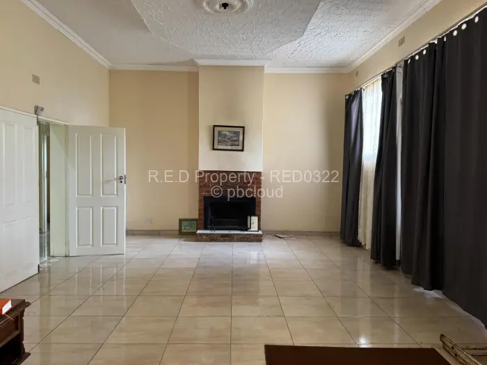 5 Bedroom House for Sale in Lochview, Bulawayo