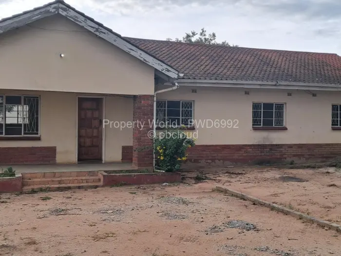 3 Bedroom House to Rent in Waterfalls, Harare