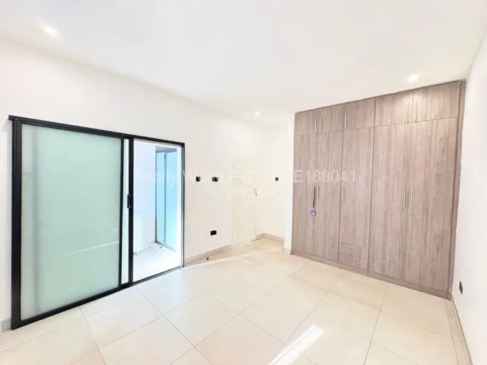 Townhouse/Cluster to Rent in Borrowdale, Harare