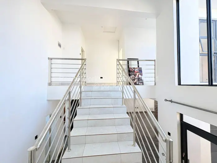 Townhouse/Cluster to Rent in Borrowdale, Harare