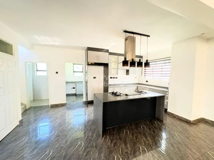 Townhouse/Cluster to Rent in Borrowdale, Harare