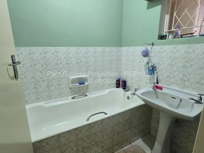 4 Bedroom House for Sale in Burnside, Bulawayo