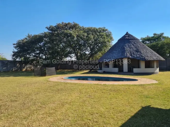 4 Bedroom House for Sale in Burnside, Bulawayo
