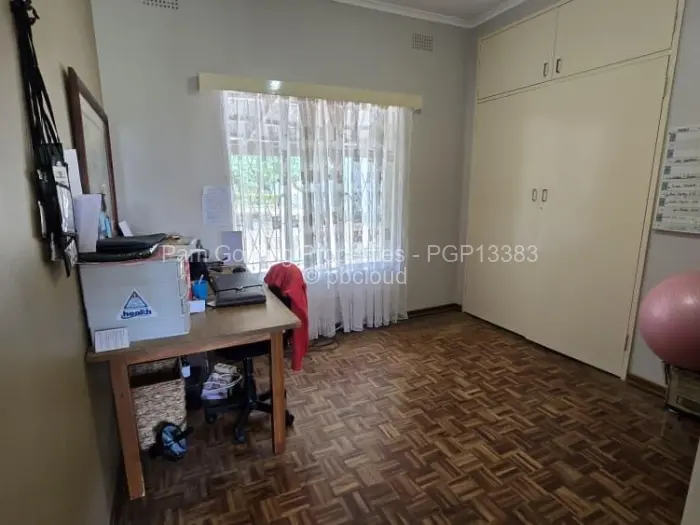 4 Bedroom House for Sale in Burnside, Bulawayo