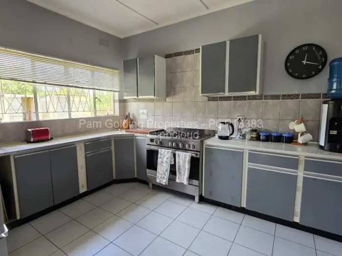 4 Bedroom House for Sale in Burnside, Bulawayo