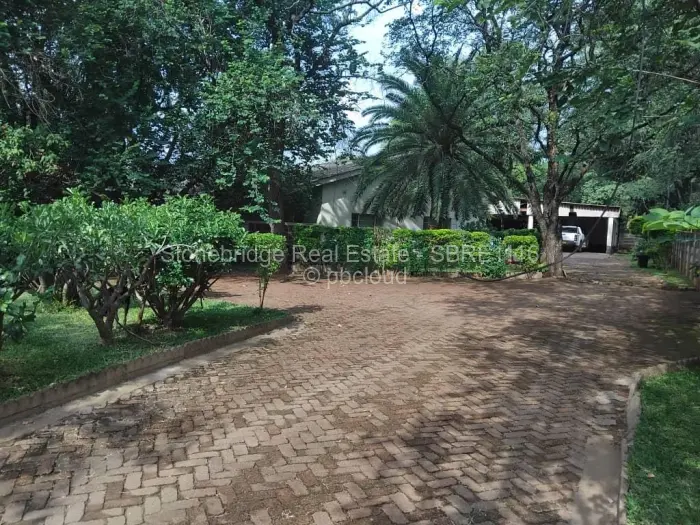 4 Bedroom House for Sale in Chiredzi, Chiredzi