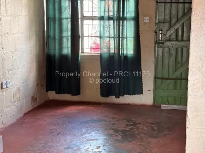 1 Bedroom House for Sale in Zengeza, Chitungwiza