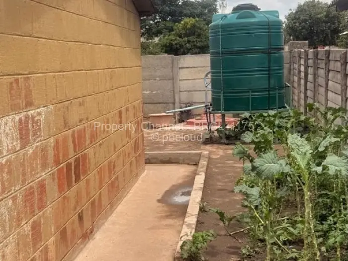 1 Bedroom House for Sale in Zengeza, Chitungwiza