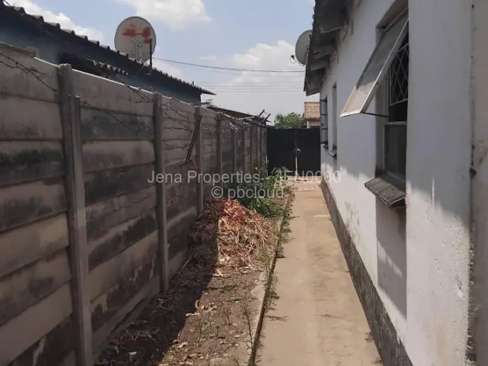 3 Bedroom House for Sale in Glen View, Harare