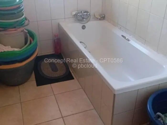 4 Bedroom House to Rent in Manresa, Harare