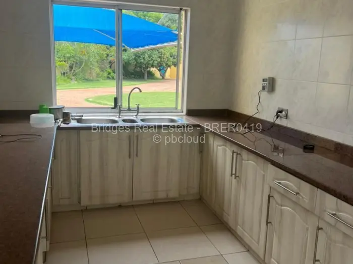 10 Bedroom House for Sale in Mount Pleasant, Harare