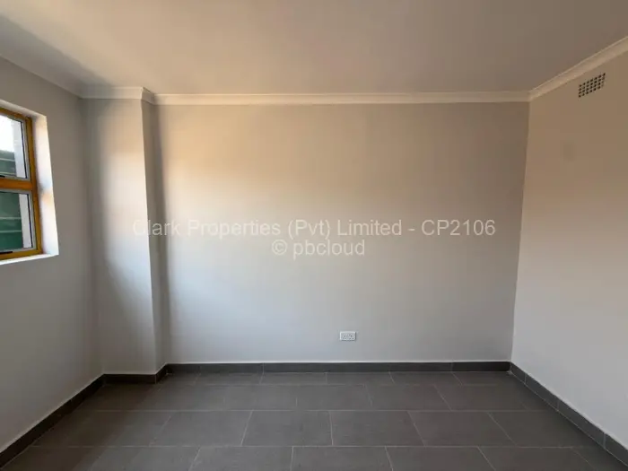 Warehouse/Industrial to Rent in Waterfalls, Harare