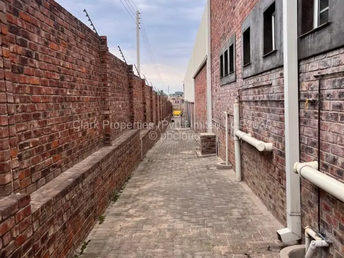 Warehouse/Industrial to Rent in Waterfalls, Harare