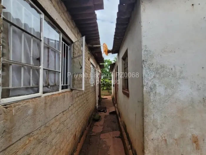 House for Sale in Kambuzuma, Harare