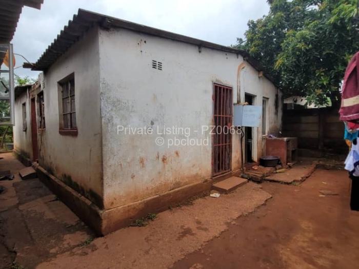 House for Sale in Kambuzuma, Harare