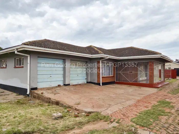 4 Bedroom House for Sale in Marimba Park, Harare