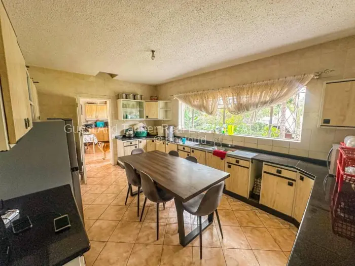 6 Bedroom House for Sale in Chisipite, Harare
