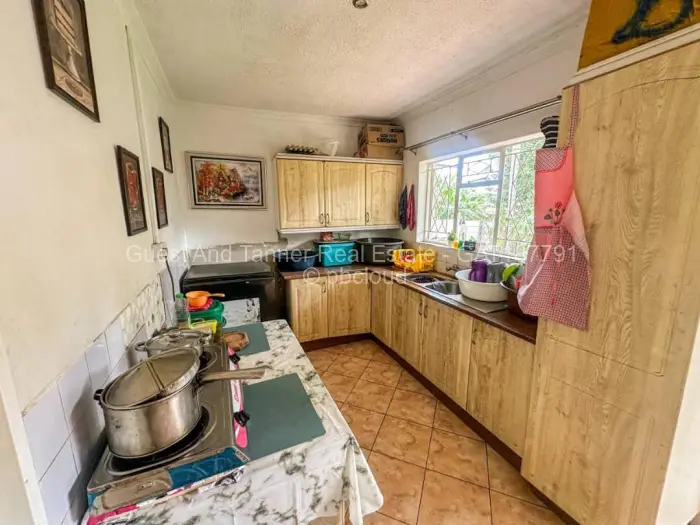 6 Bedroom House for Sale in Chisipite, Harare