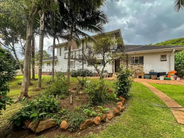 6 Bedroom House for Sale in Chisipite, Harare