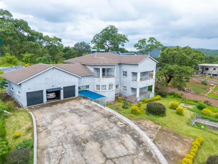 6 Bedroom House for Sale in Carrick Creagh Estate, Harare