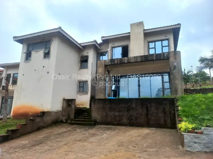 Flat/Apartment for Sale in Carrick Creagh Estate, Harare