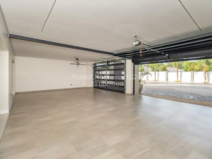 7 Bedroom House for Sale in Borrowdale, Harare