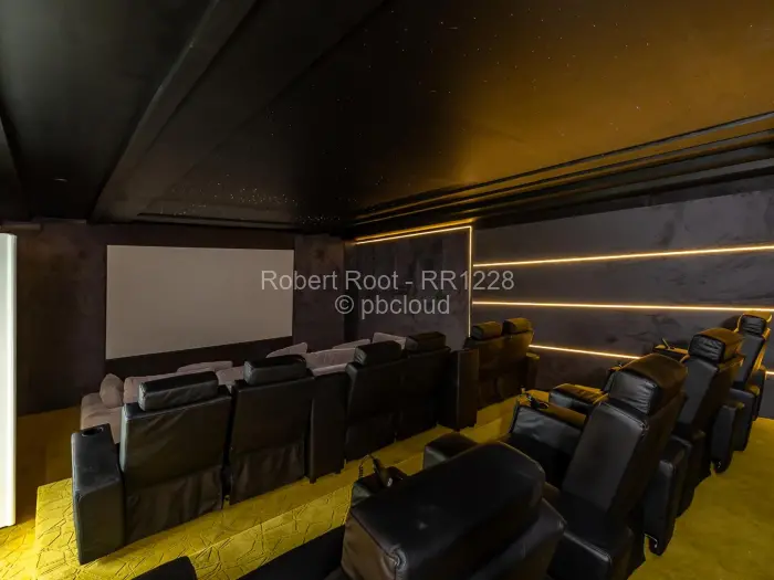 7 Bedroom House for Sale in Borrowdale, Harare