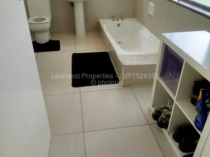 5 Bedroom House for Sale in Glen Lorne, Harare