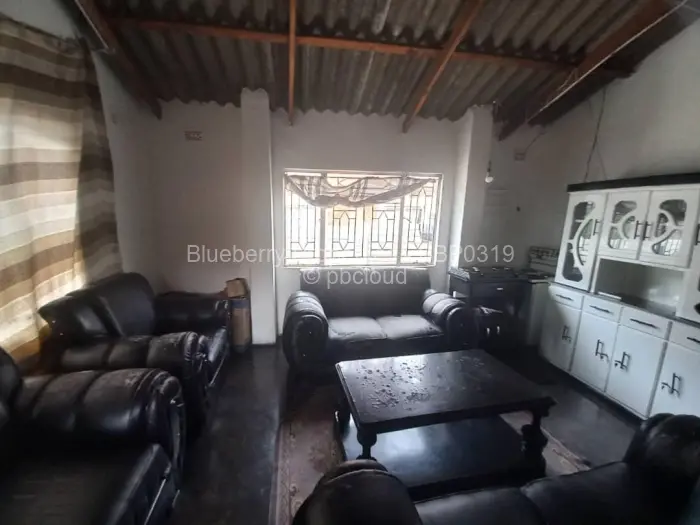 4 Bedroom House for Sale in Mufakose, Harare