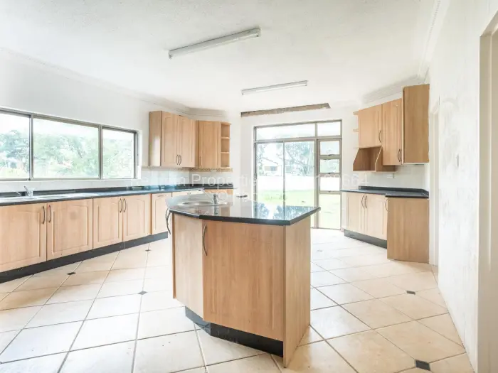 5 Bedroom House for Sale in Gunhill, Harare