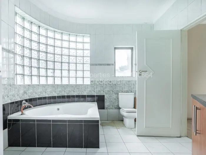 5 Bedroom House for Sale in Gunhill, Harare