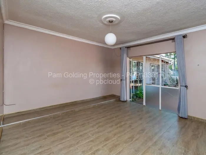 4 Bedroom House for Sale in Alexandra Park, Harare