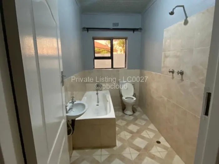 3 Bedroom House to Rent in Damofalls, Damofalls