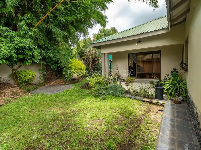 Townhouse/Cluster for Sale in Glen Lorne, Harare