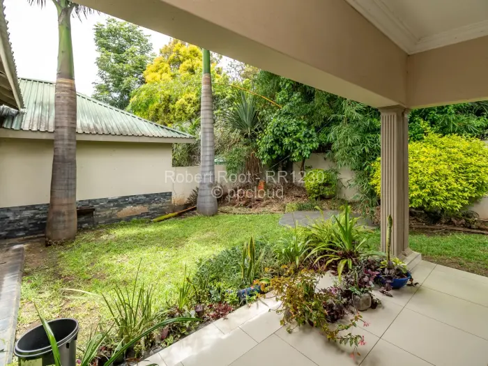 Townhouse/Cluster for Sale in Glen Lorne, Harare