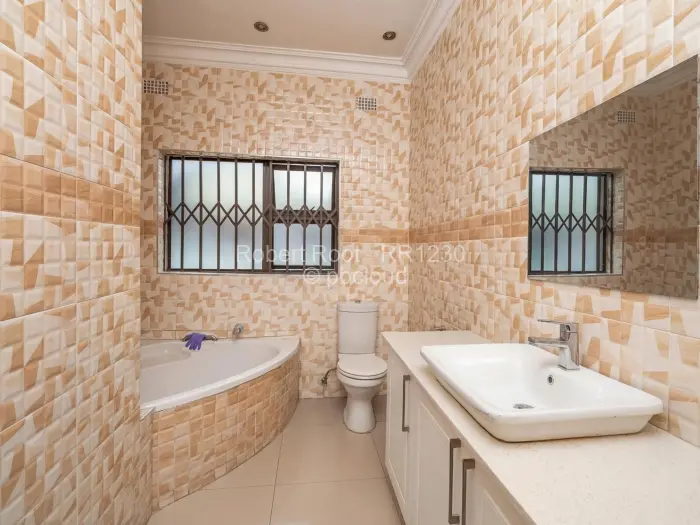 Townhouse/Cluster for Sale in Glen Lorne, Harare