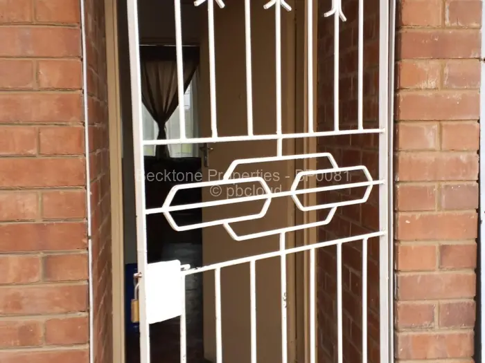Flat/Apartment for Sale in Paddonhurst, Bulawayo