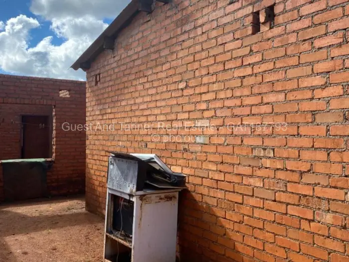 House for Sale in Mahatshula, Bulawayo