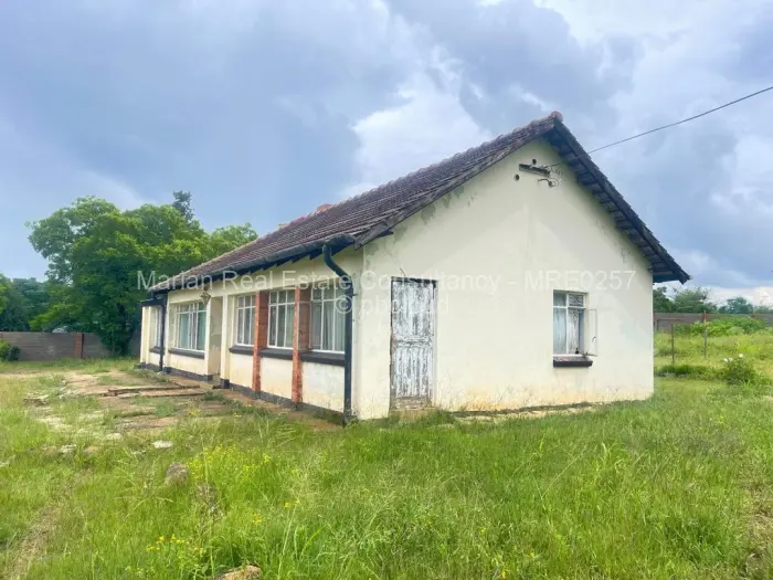 3 Bedroom House for Sale in Waterford, Bulawayo