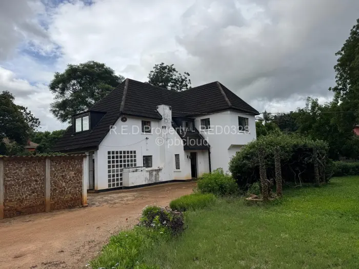 3 Bedroom House for Sale in Kumalo, Bulawayo