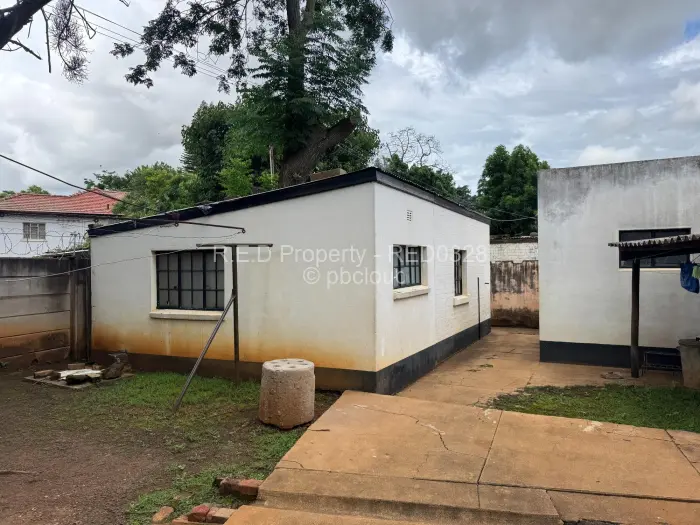 3 Bedroom House for Sale in Kumalo, Bulawayo