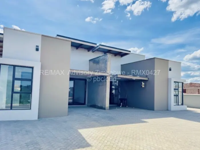 Townhouse/Cluster for Sale in Arlington, Harare