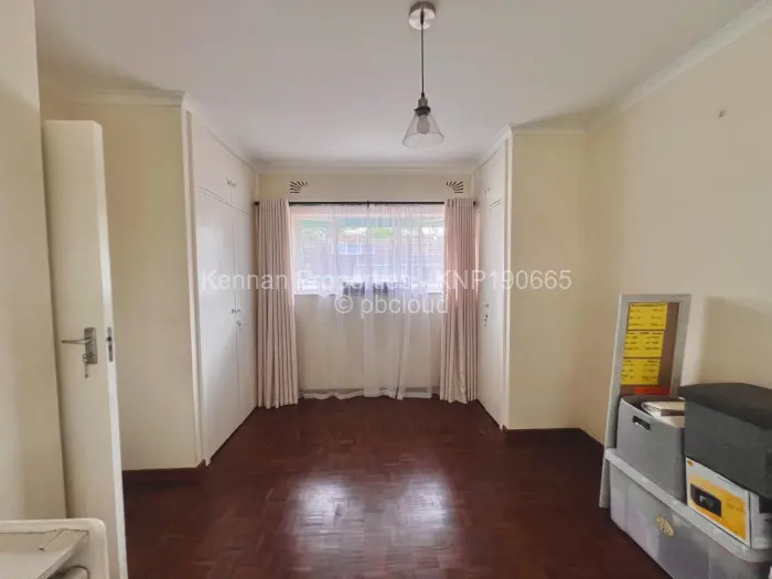 Flat/Apartment to Rent in Emerald Hill, Harare