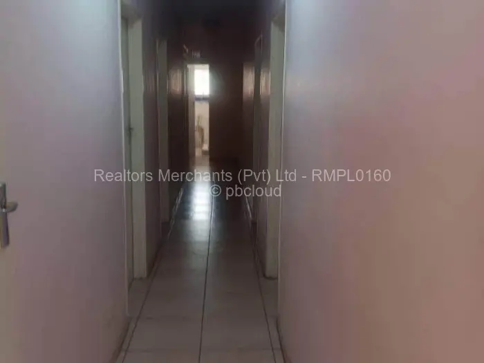 5 Bedroom House to Rent in Waterfalls, Harare