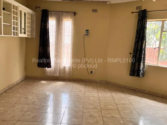 5 Bedroom House to Rent in Waterfalls