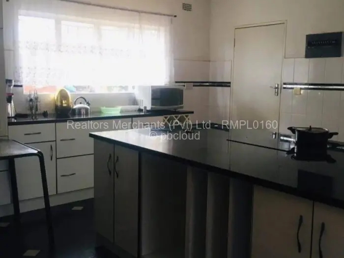 5 Bedroom House to Rent in Waterfalls, Harare