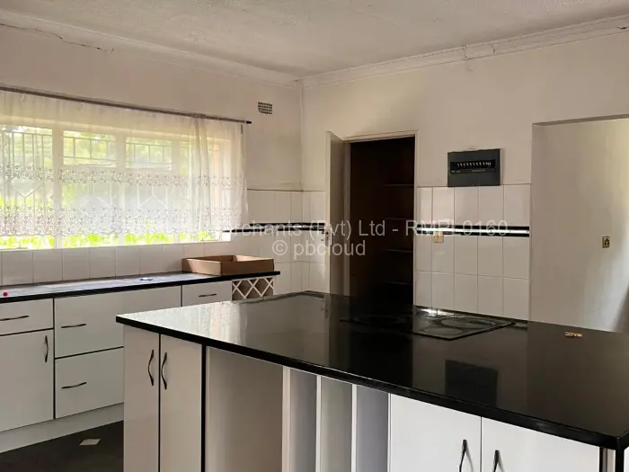 5 Bedroom House to Rent in Waterfalls