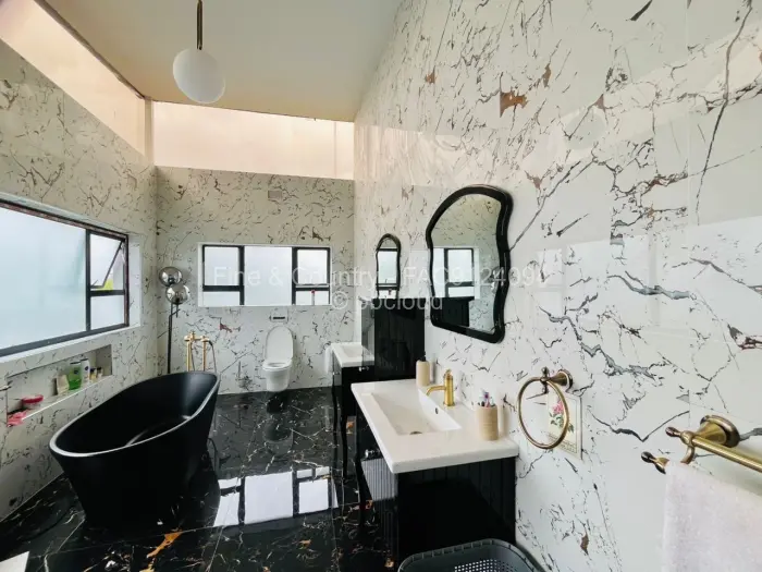 5 Bedroom House for Sale in Carrick Creagh Estate, Harare