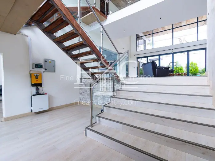 5 Bedroom House for Sale in Carrick Creagh Estate, Harare